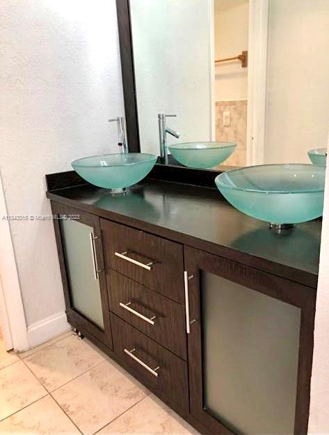 MOONRAKER CONDO - Residential Lease