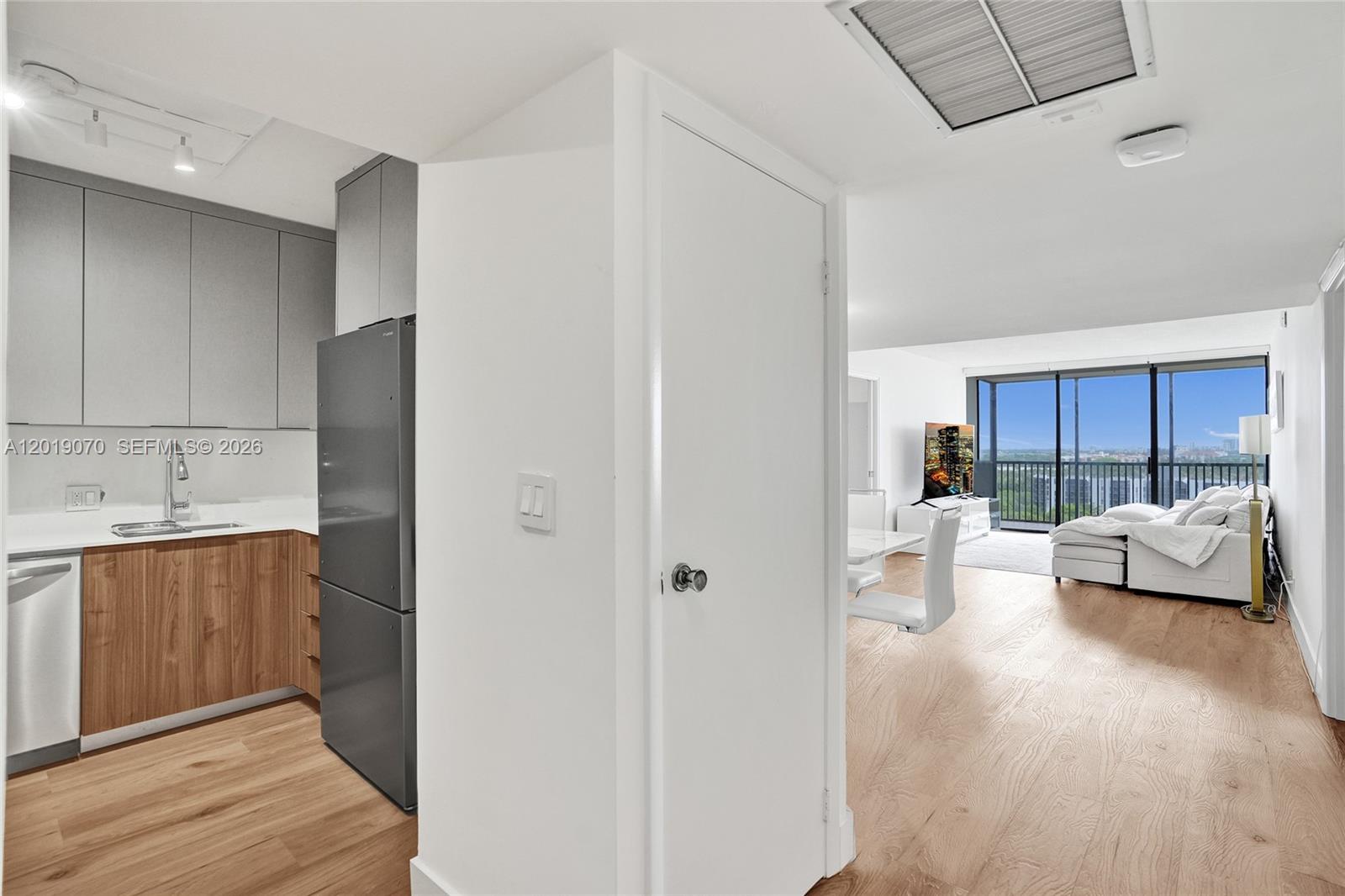 CORONADO CONDO- TOWER III - Residential