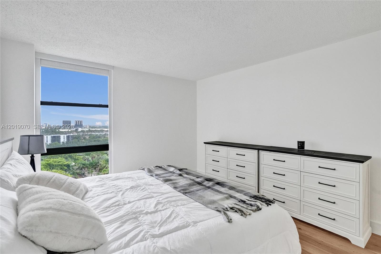 CORONADO CONDO- TOWER III - Residential