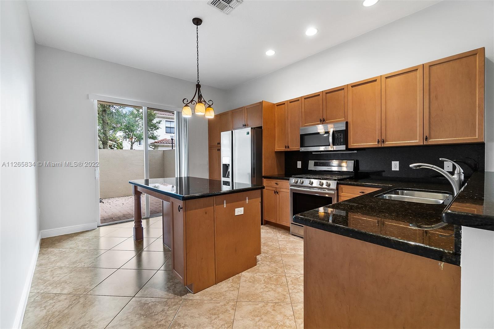 SAWGRASS LAKES - Residential Lease