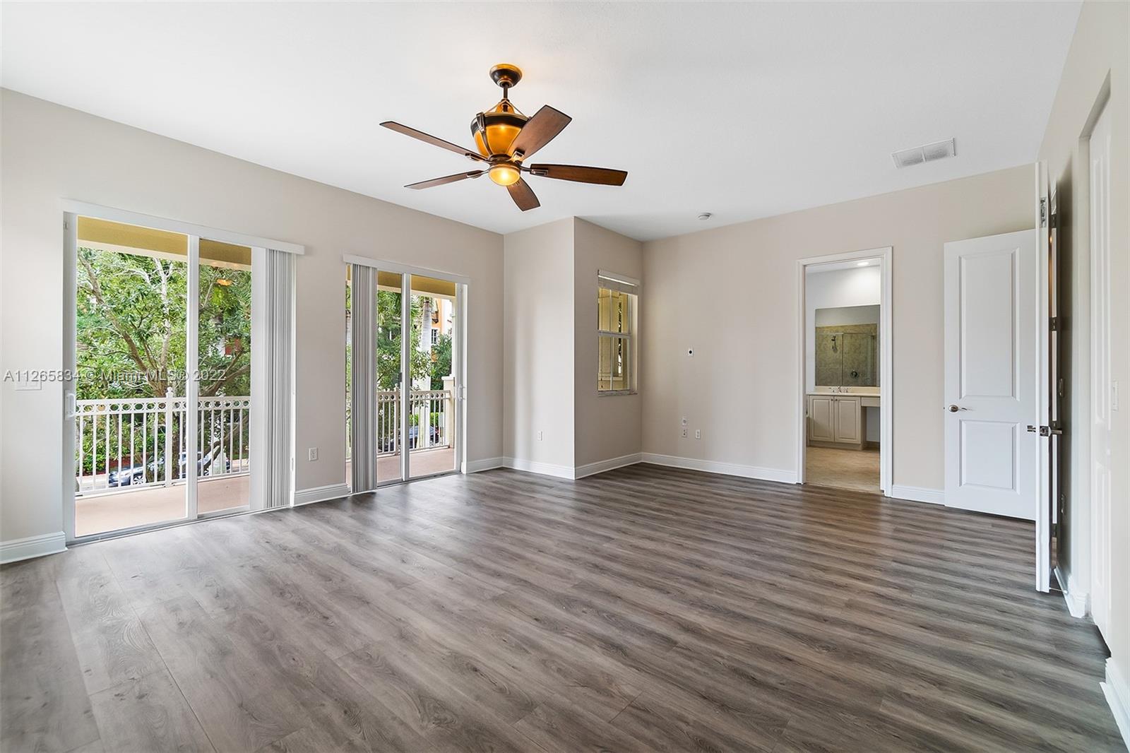 SAWGRASS LAKES - Residential Lease
