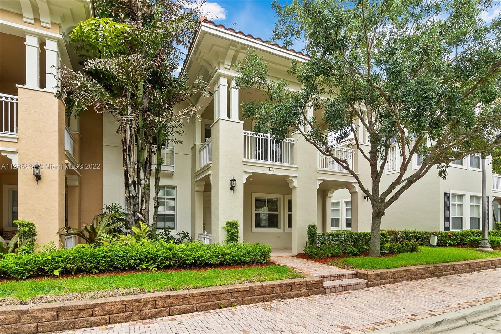 SAWGRASS LAKES - Residential Lease