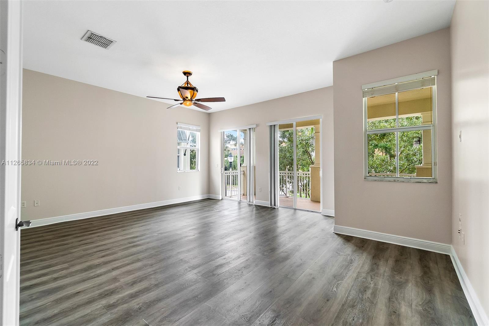 SAWGRASS LAKES - Residential Lease