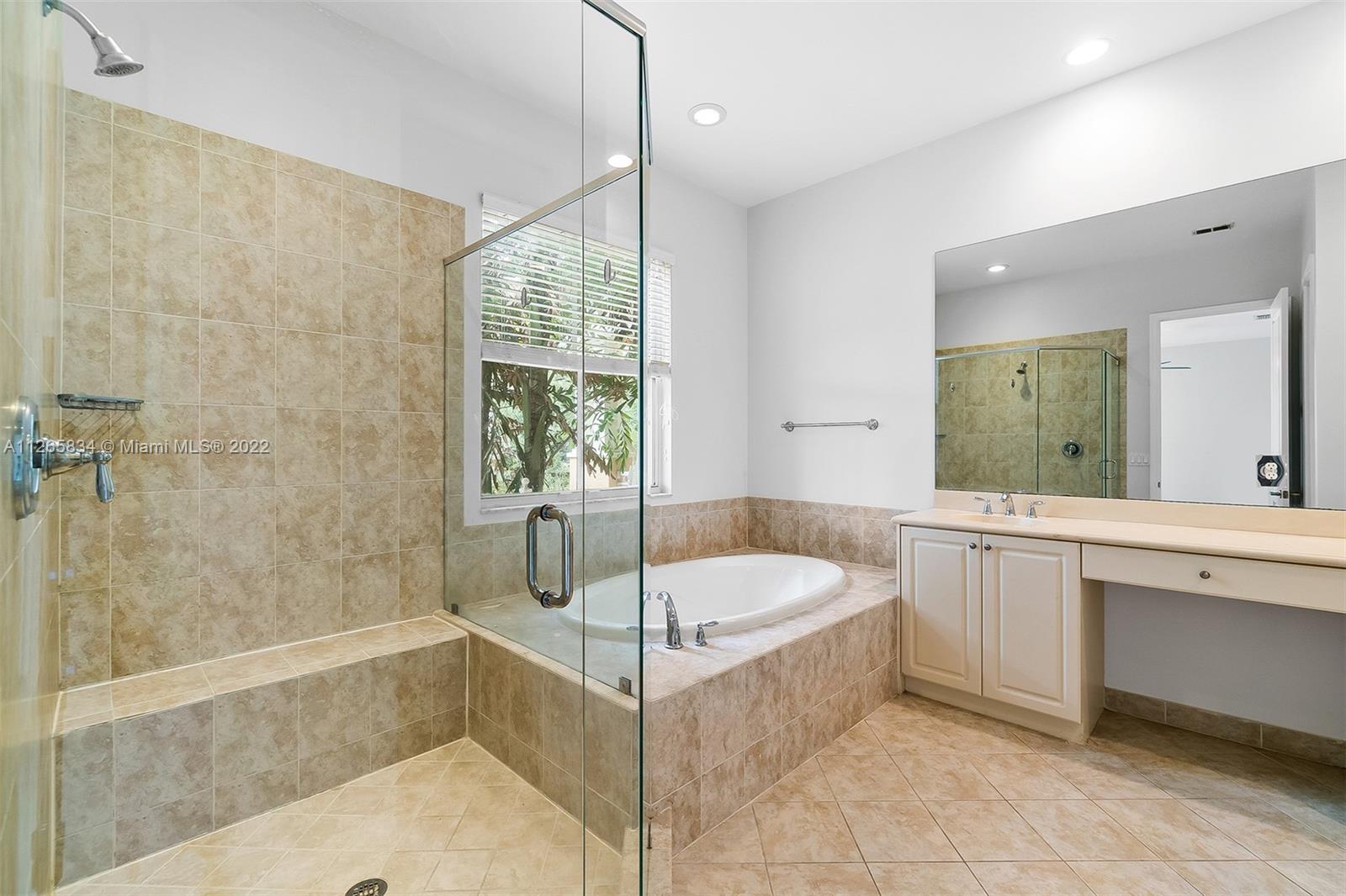 SAWGRASS LAKES - Residential Lease