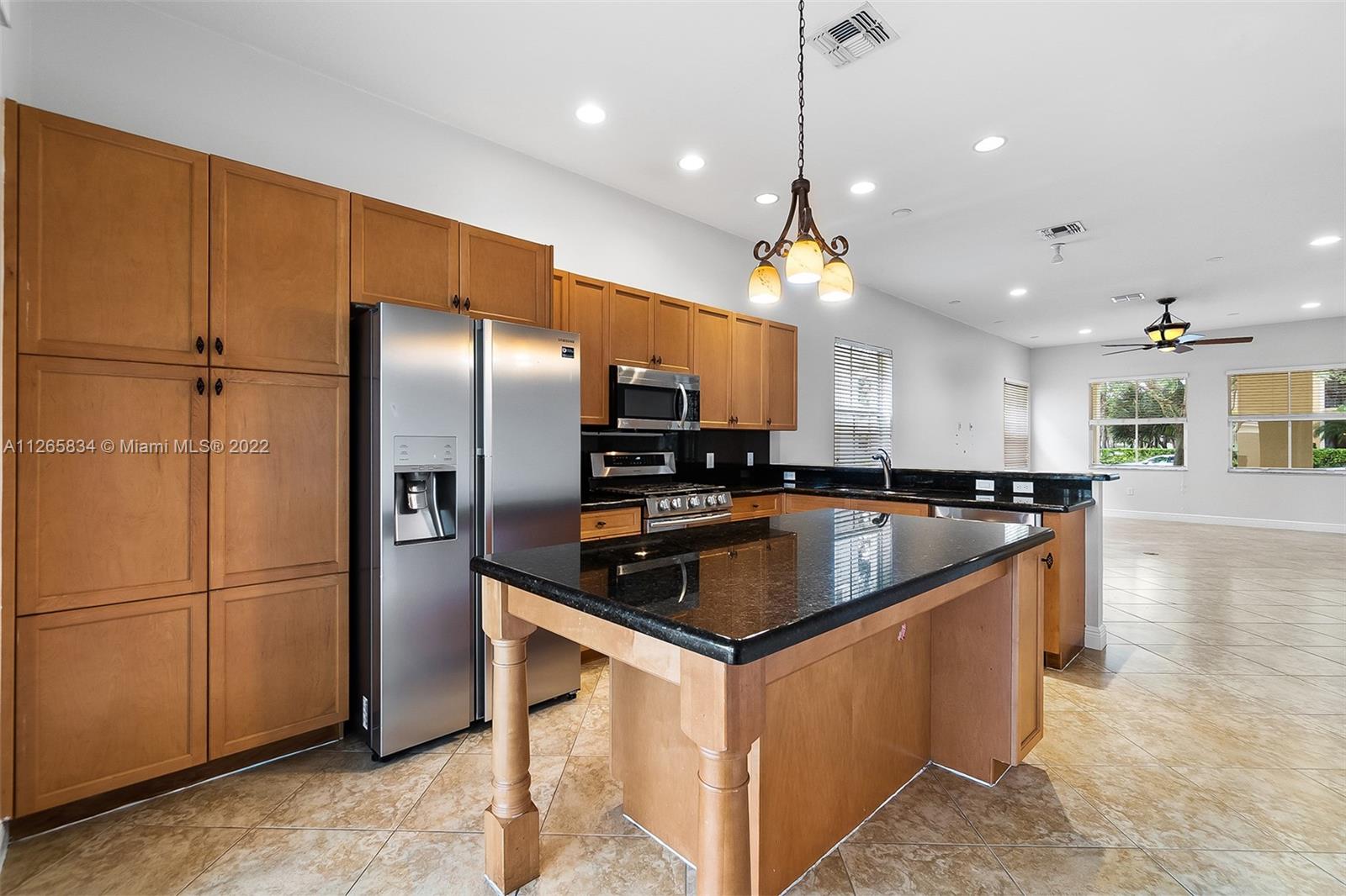 SAWGRASS LAKES - Residential Lease