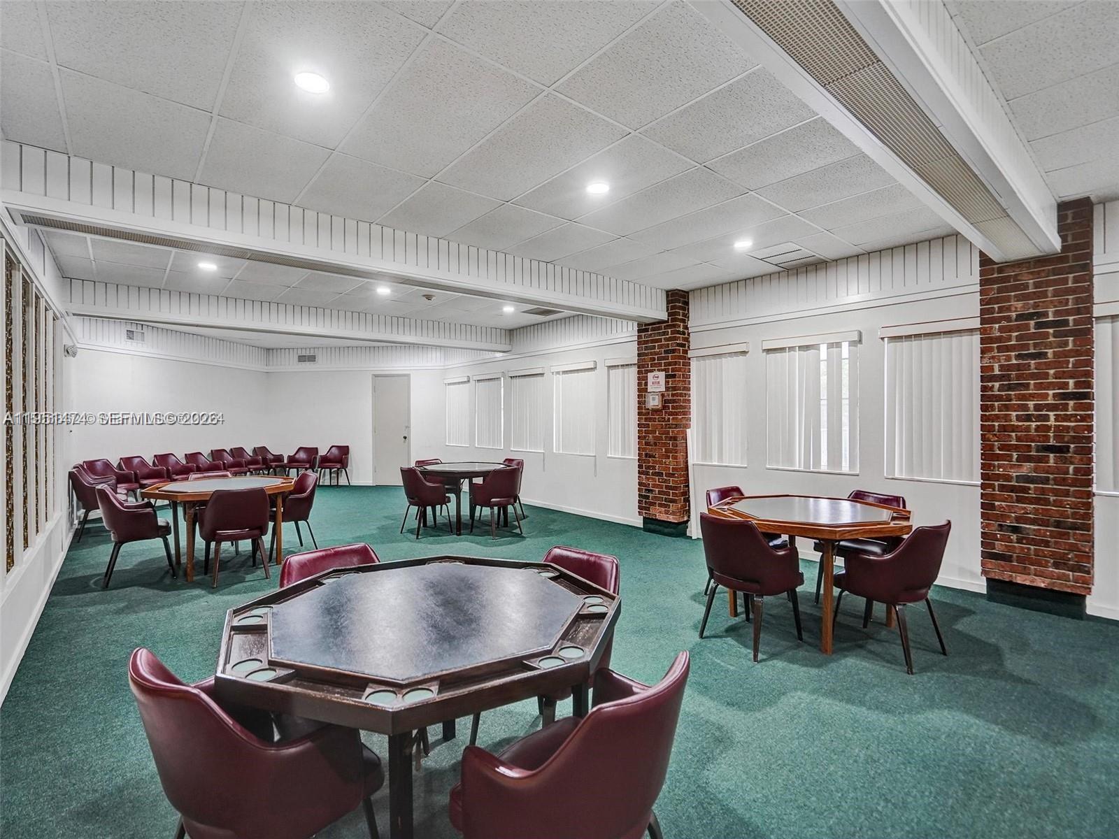 LAUDERDALE OAKS CONDO I - Residential