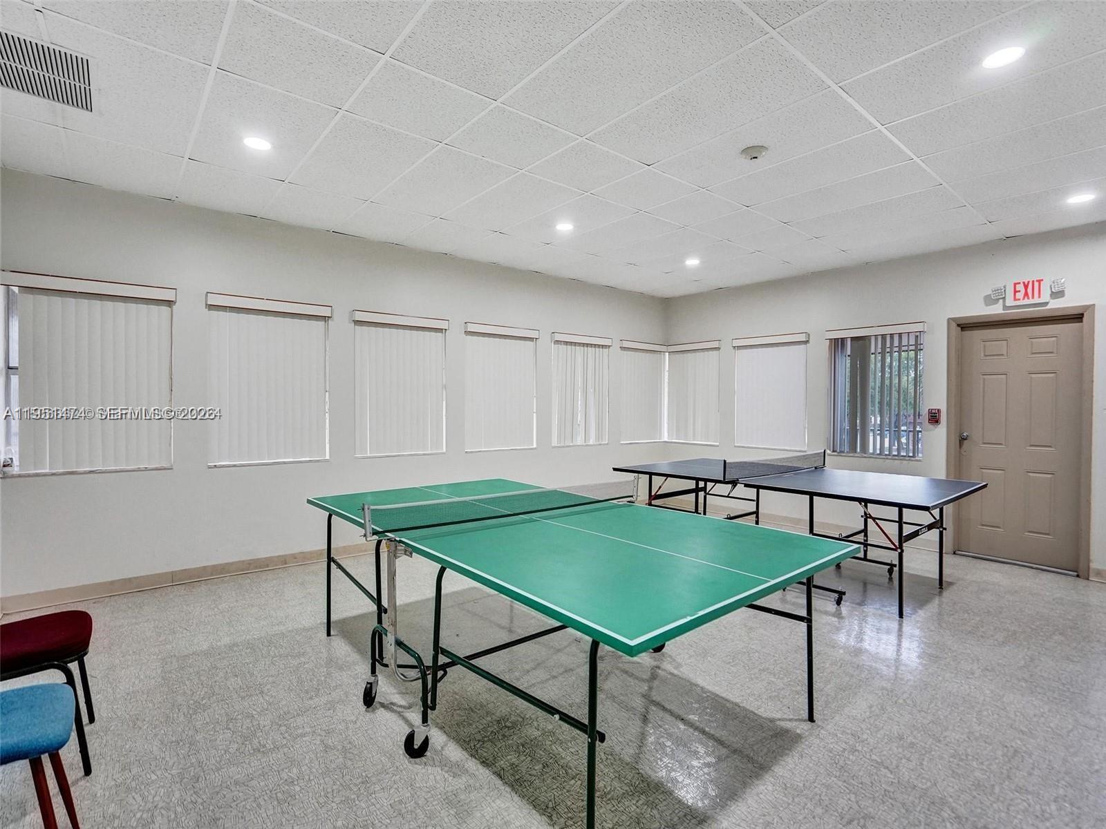 LAUDERDALE OAKS CONDO I - Residential
