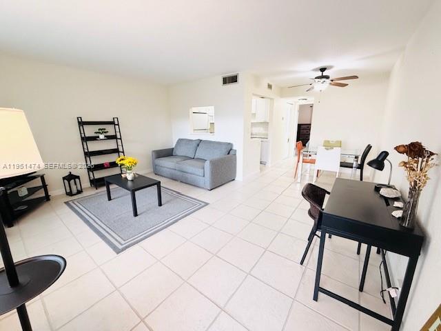 LAUDERDALE OAKS CONDO I - Residential