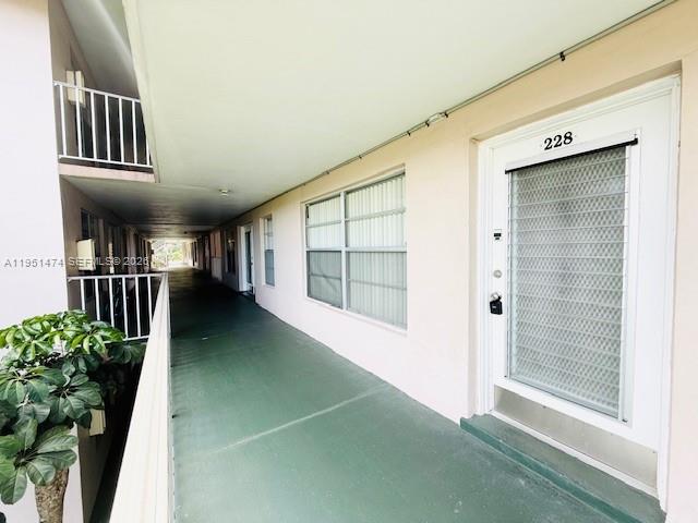 LAUDERDALE OAKS CONDO I - Residential