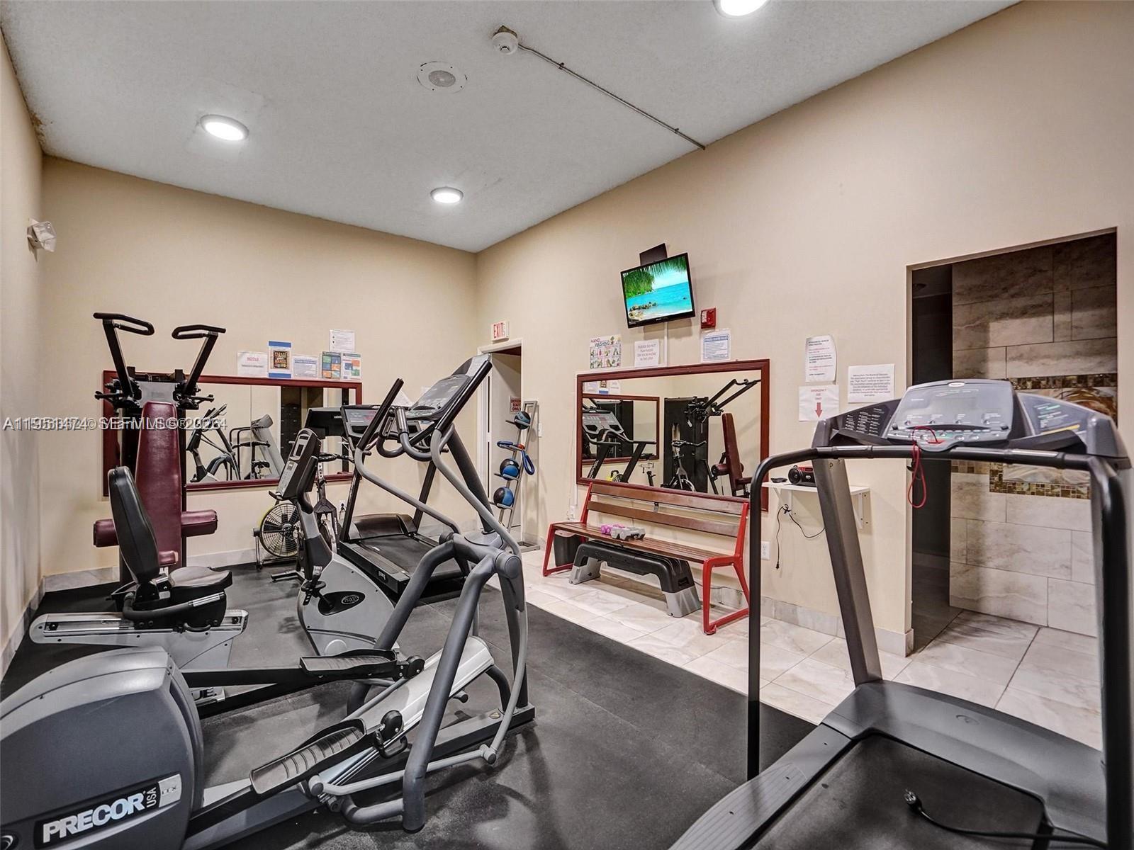 LAUDERDALE OAKS CONDO I - Residential