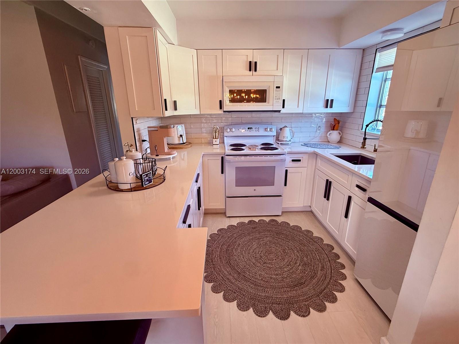 LAUREL VILLA INC - Residential