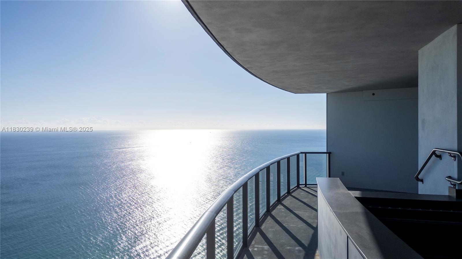 18555 COLLINS AVENUE COND - Residential