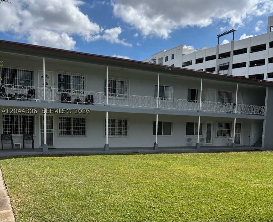 Enjoy peaceful living in this 1 bedroom and 1 bathroom corner unit located in a quiet community. Recent upgrades include new A/C, new water heater, an in-unit washer & dryer, and a new roof installed in 2024.Cash-only co-op with no assessments and a low monthly association fee.