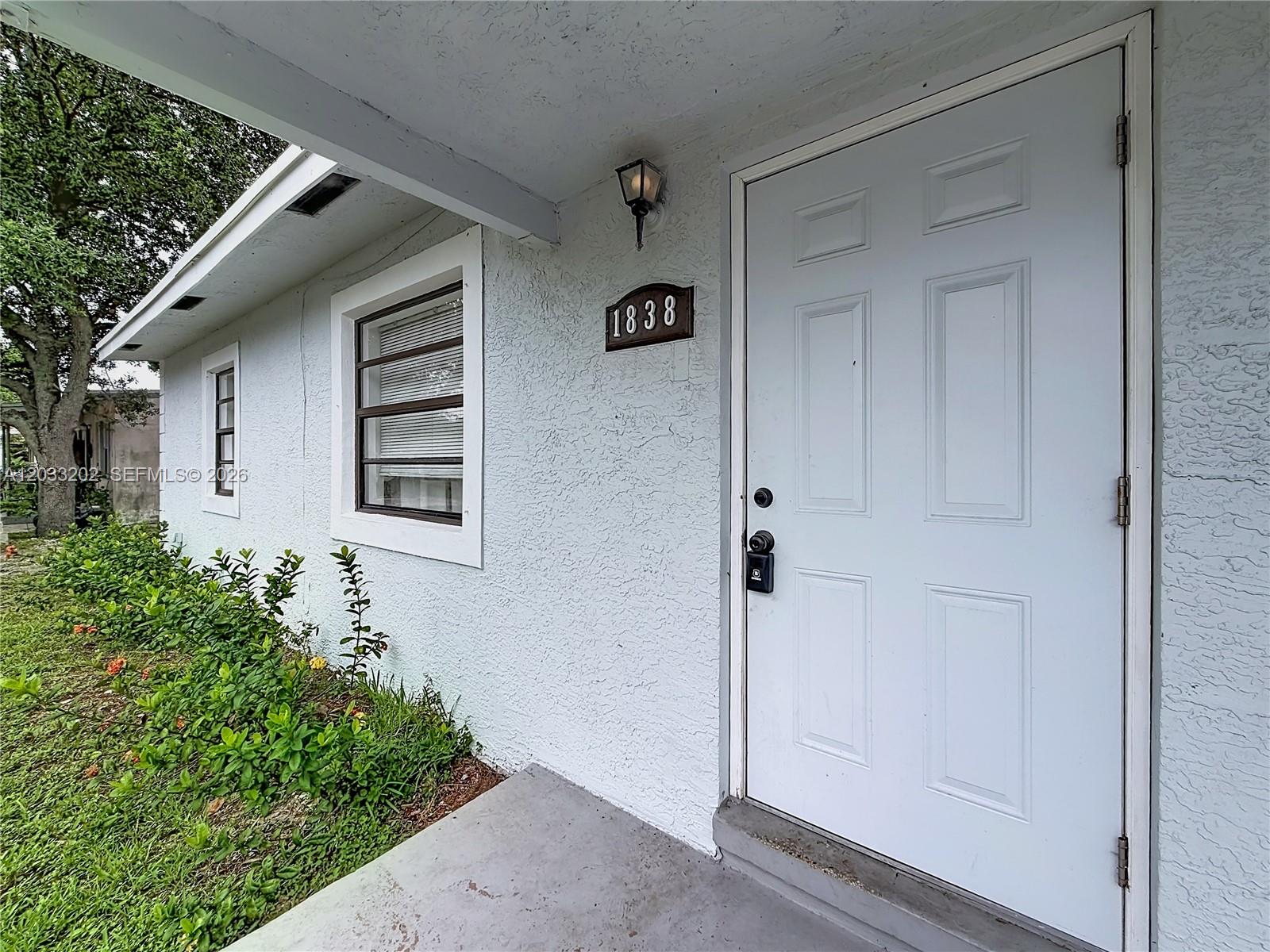REV PLAT OF LAUDERDALE MA - Residential