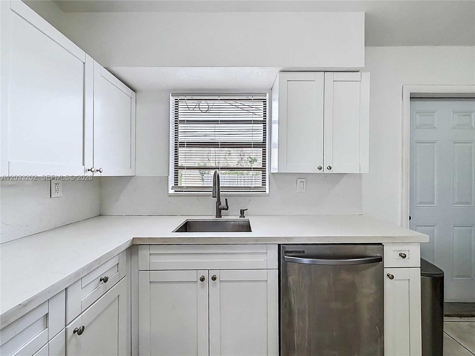 REV PLAT OF LAUDERDALE MA - Residential