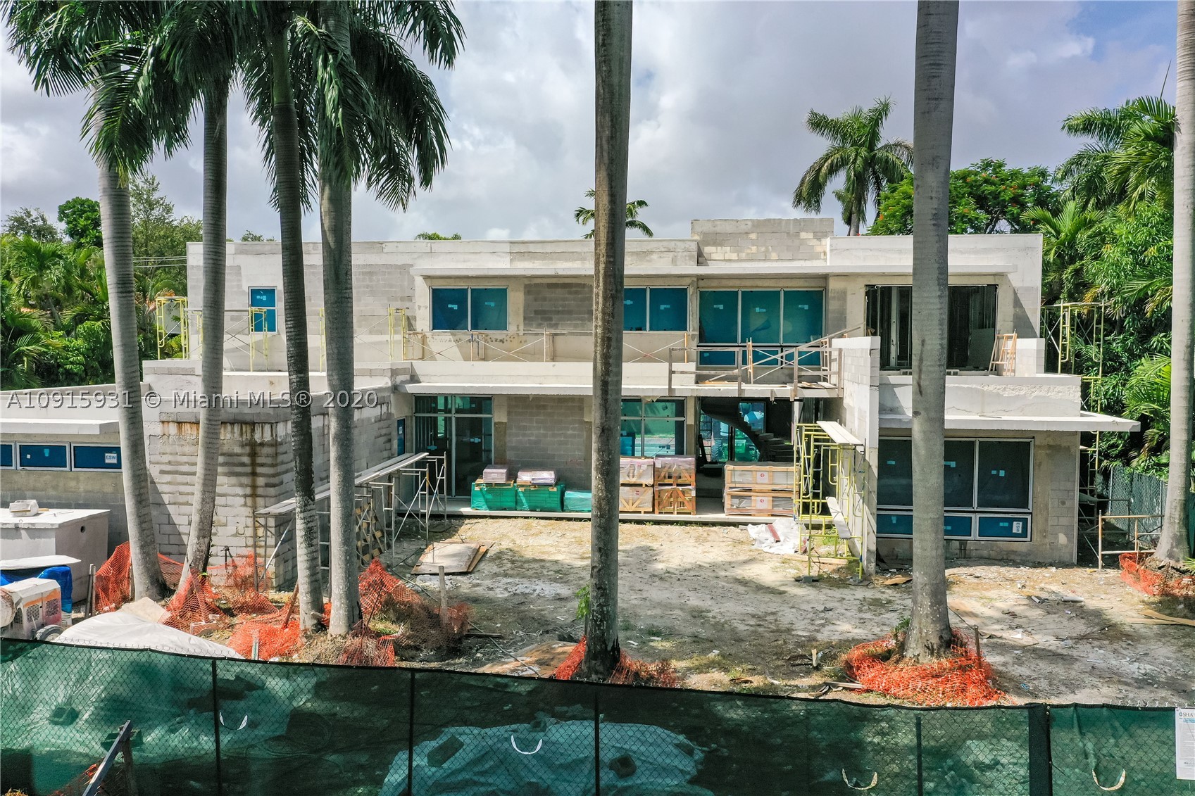 COCONUT GROVE MANOR - Residential