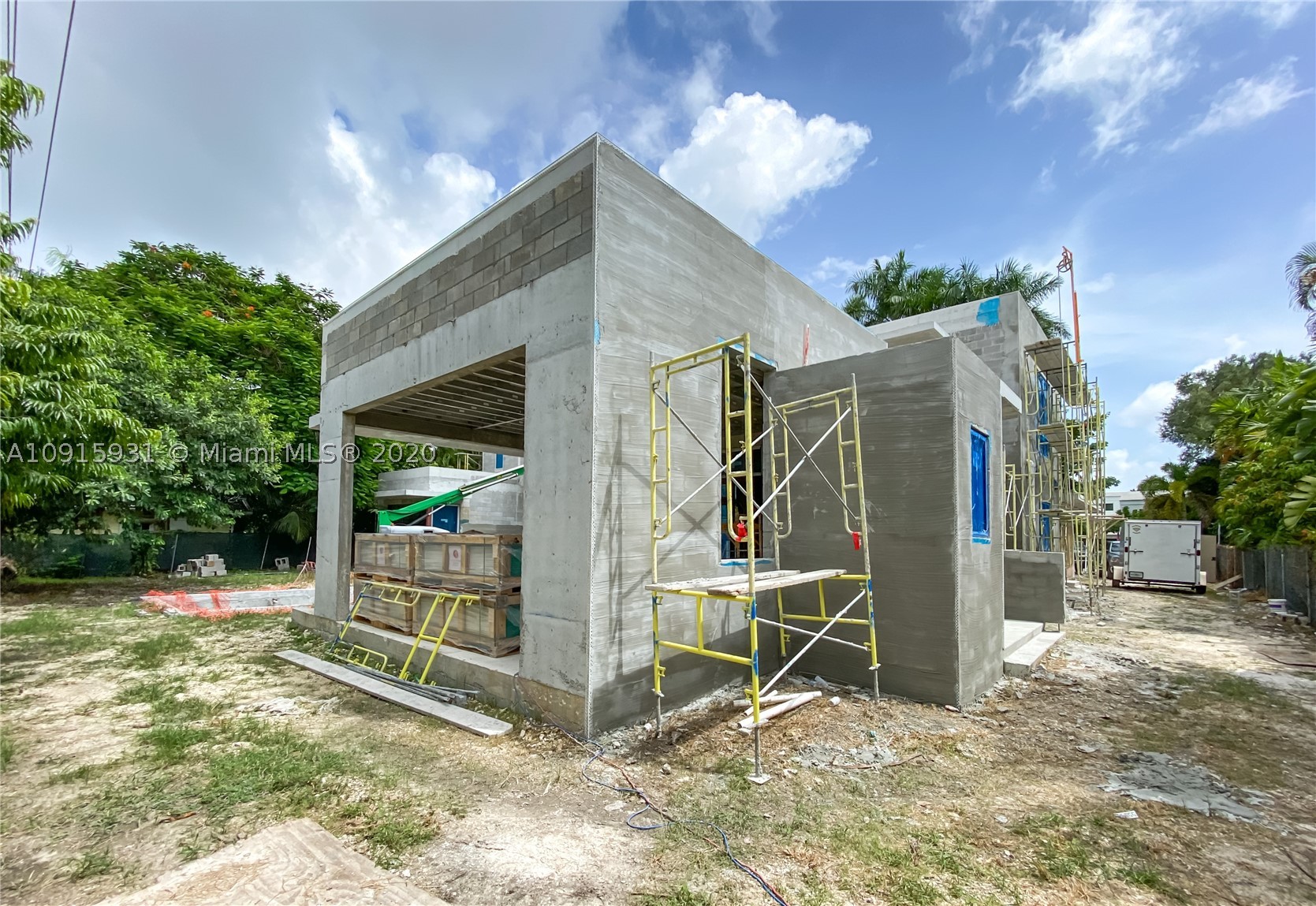 COCONUT GROVE MANOR - Residential