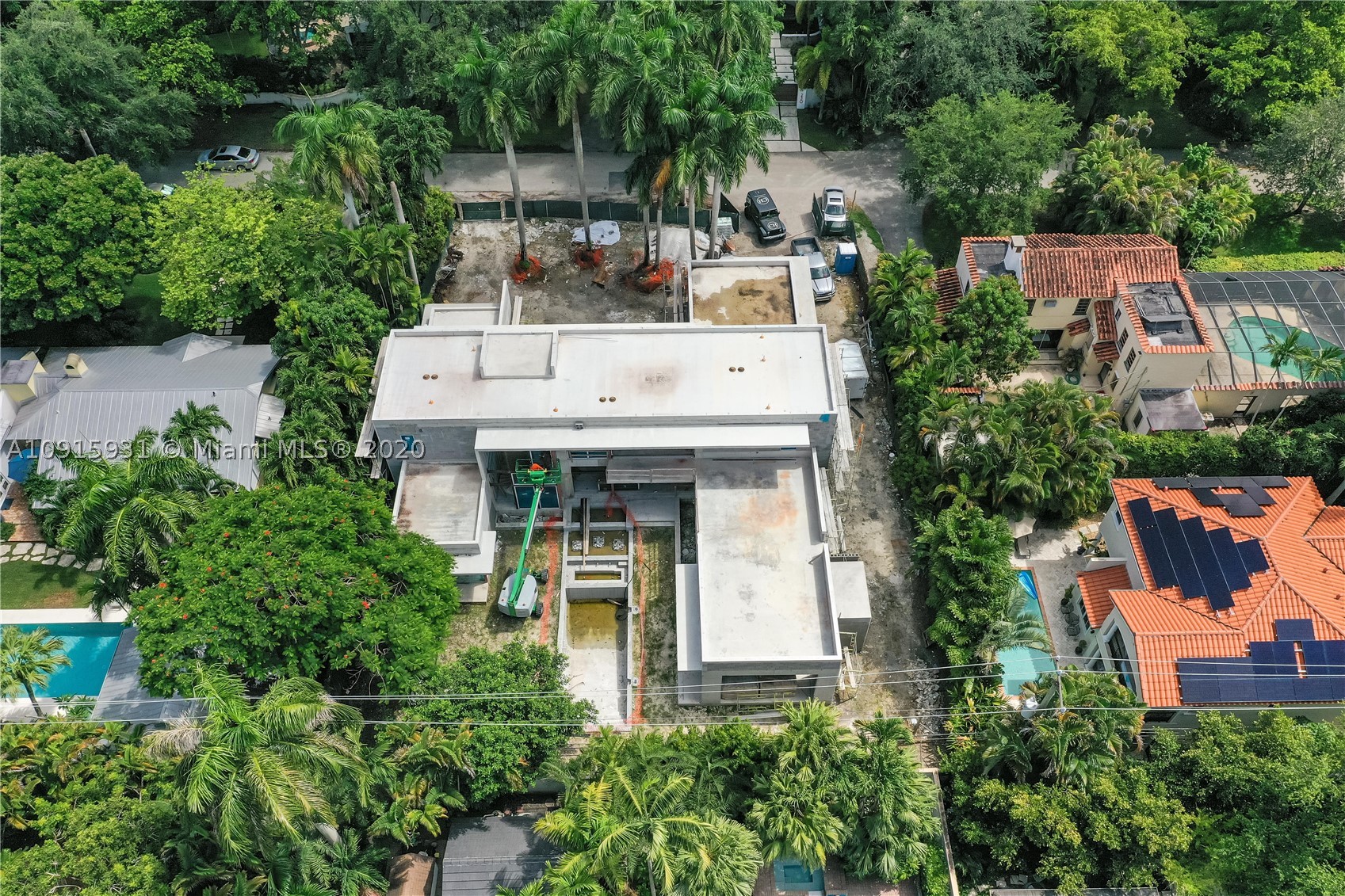 COCONUT GROVE MANOR - Residential