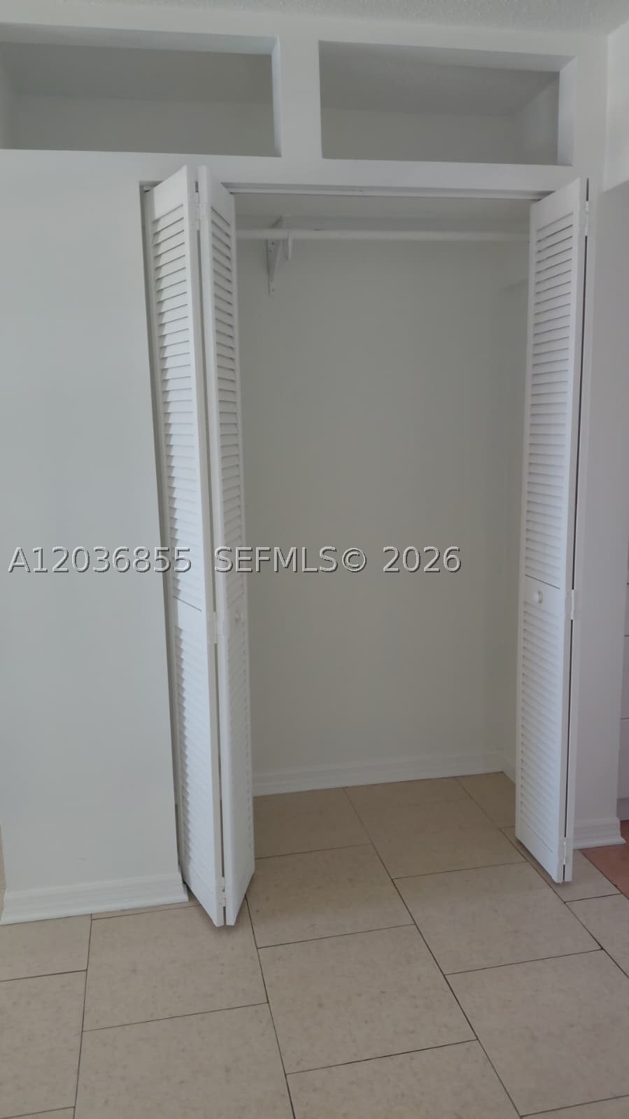 ORIOLE GOLF & TENNIS CLUB - Residential Lease