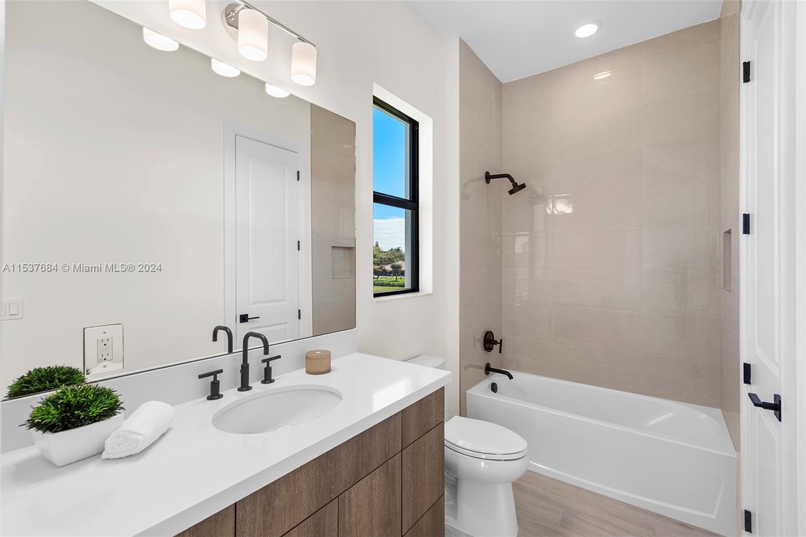 MILLCREEK RANCHES - Residential