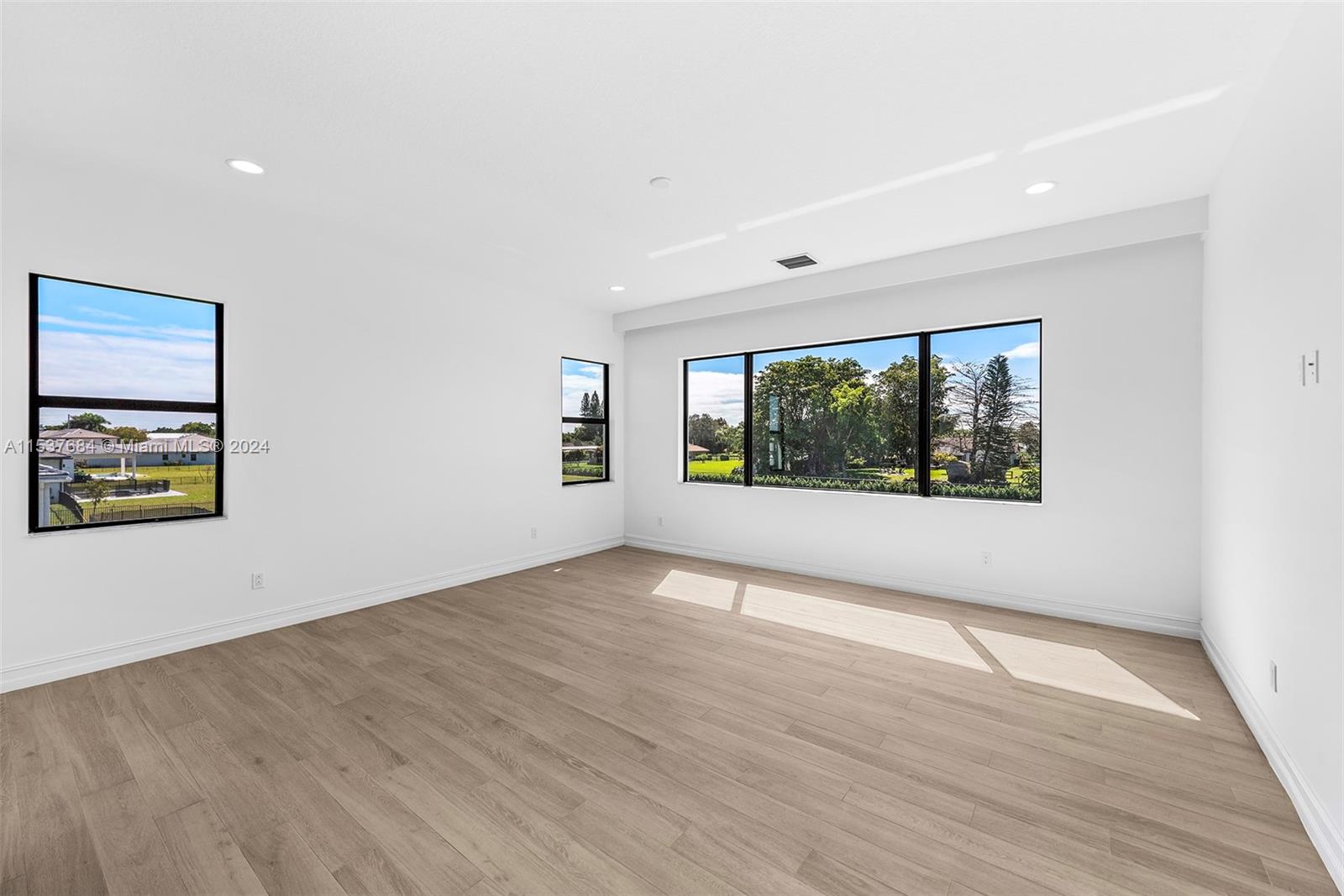MILLCREEK RANCHES - Residential