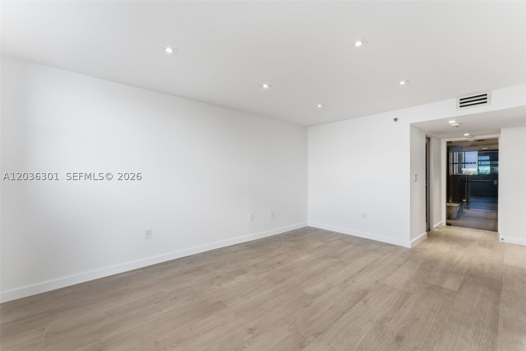 VENETIAN ISLE CONDO - Residential Lease