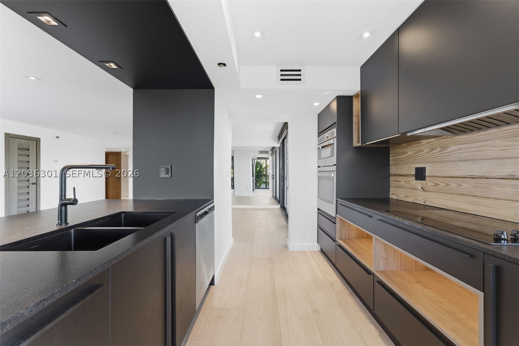VENETIAN ISLE CONDO - Residential Lease