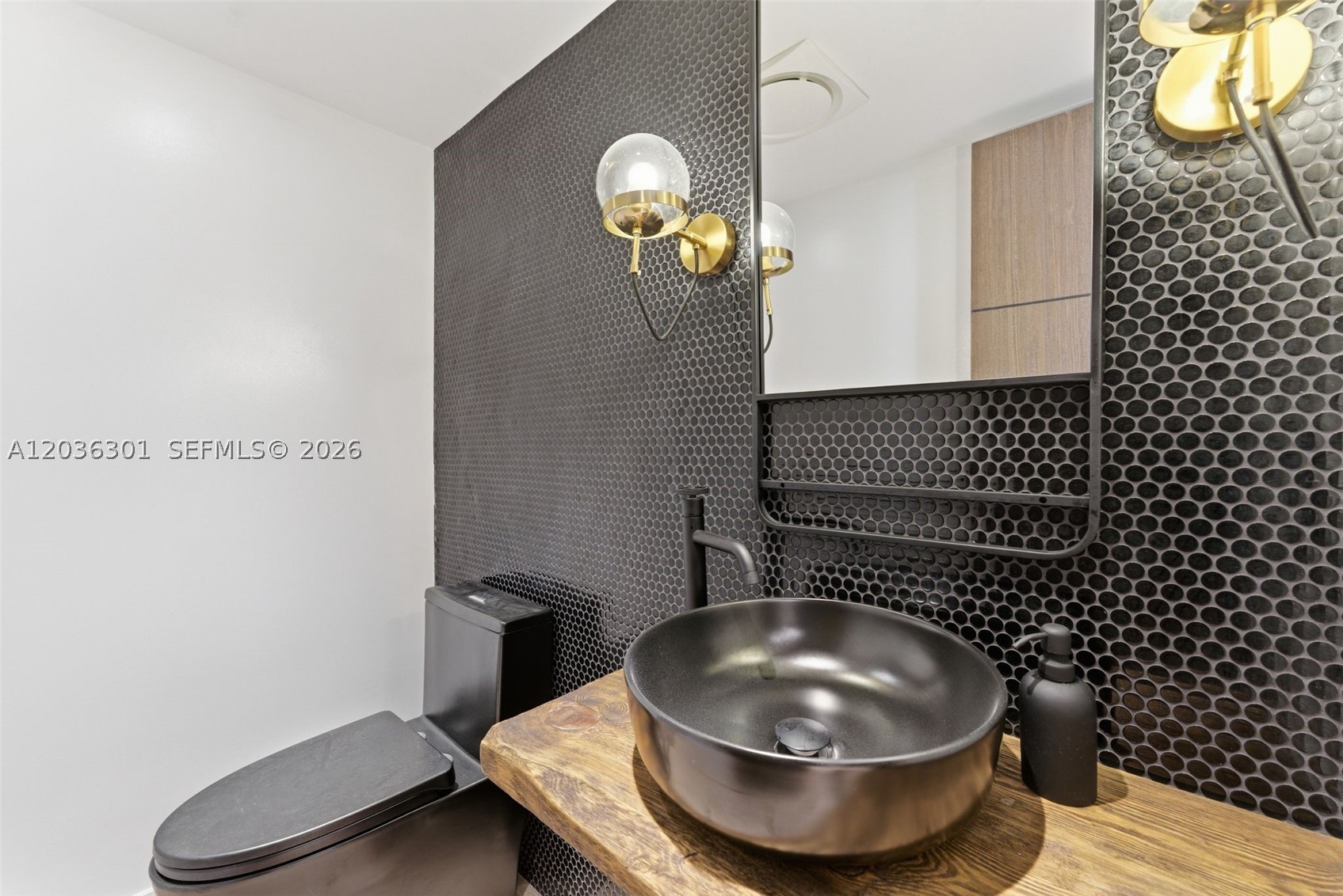 VENETIAN ISLE CONDO - Residential Lease