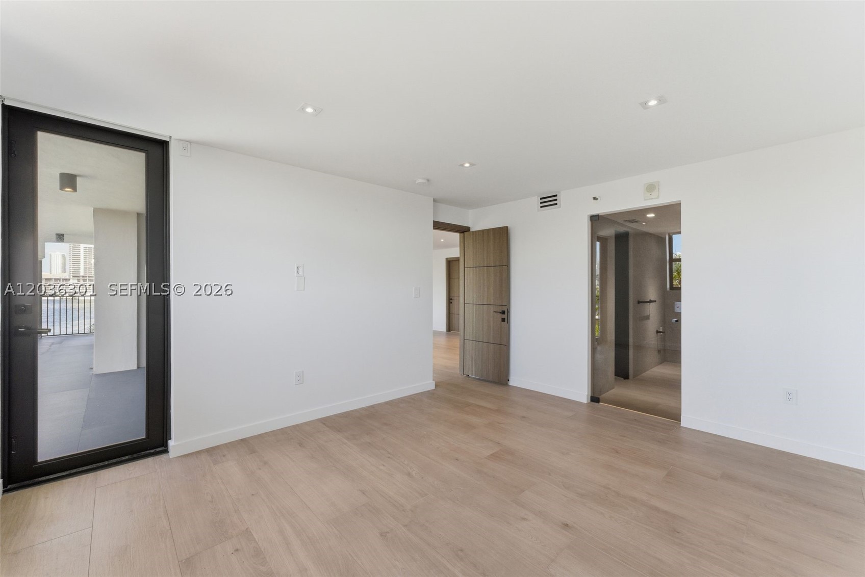 VENETIAN ISLE CONDO - Residential Lease