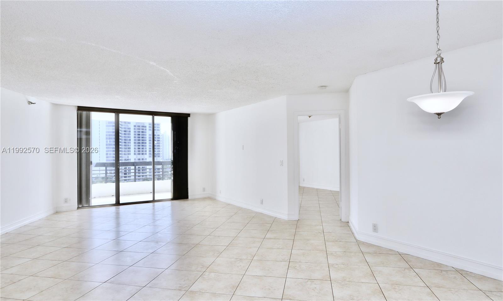MYSTIC POINTE TOWER 400 C - Residential