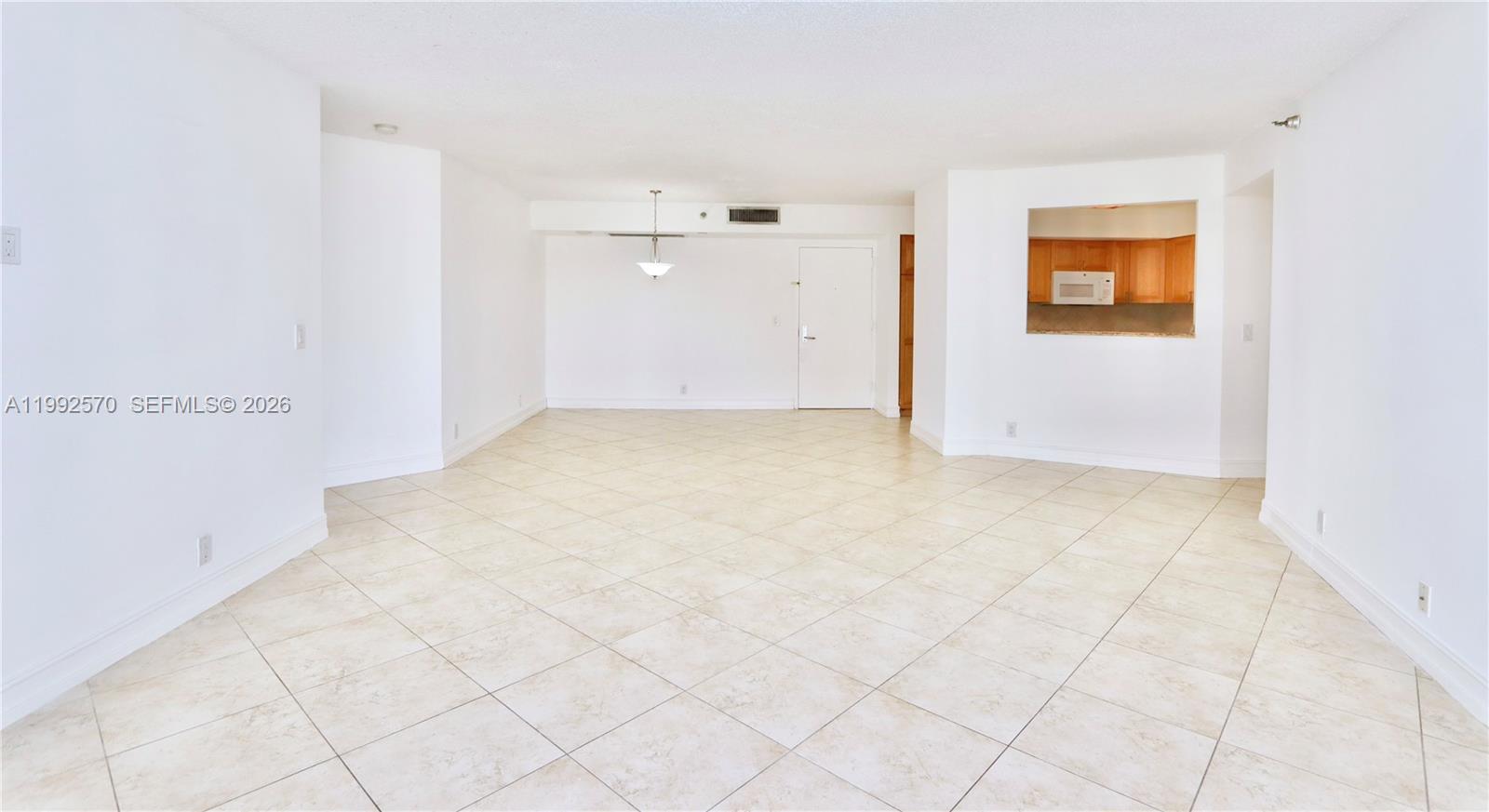 MYSTIC POINTE TOWER 400 C - Residential
