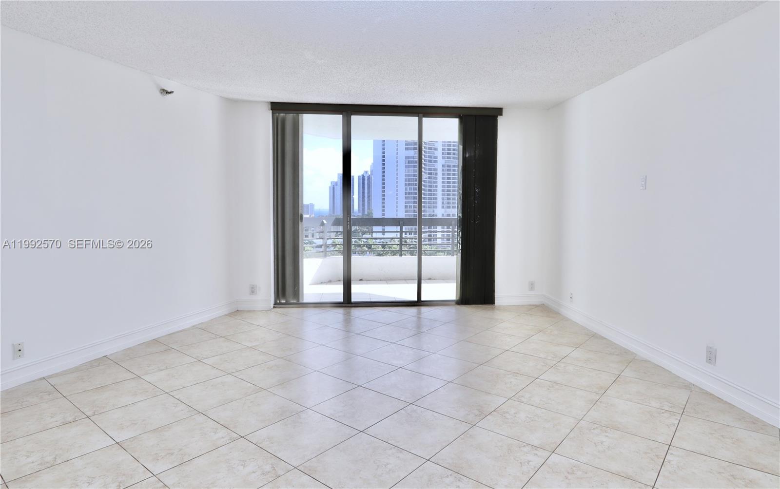 MYSTIC POINTE TOWER 400 C - Residential