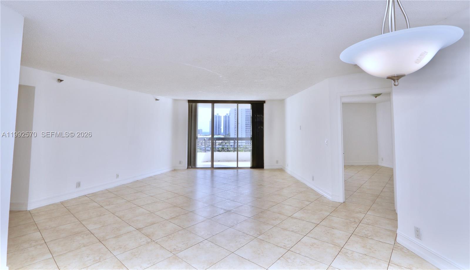MYSTIC POINTE TOWER 400 C - Residential