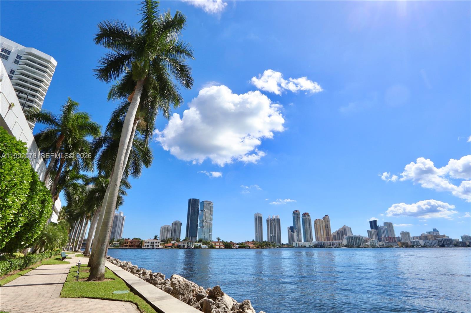 MYSTIC POINTE TOWER 400 C - Residential