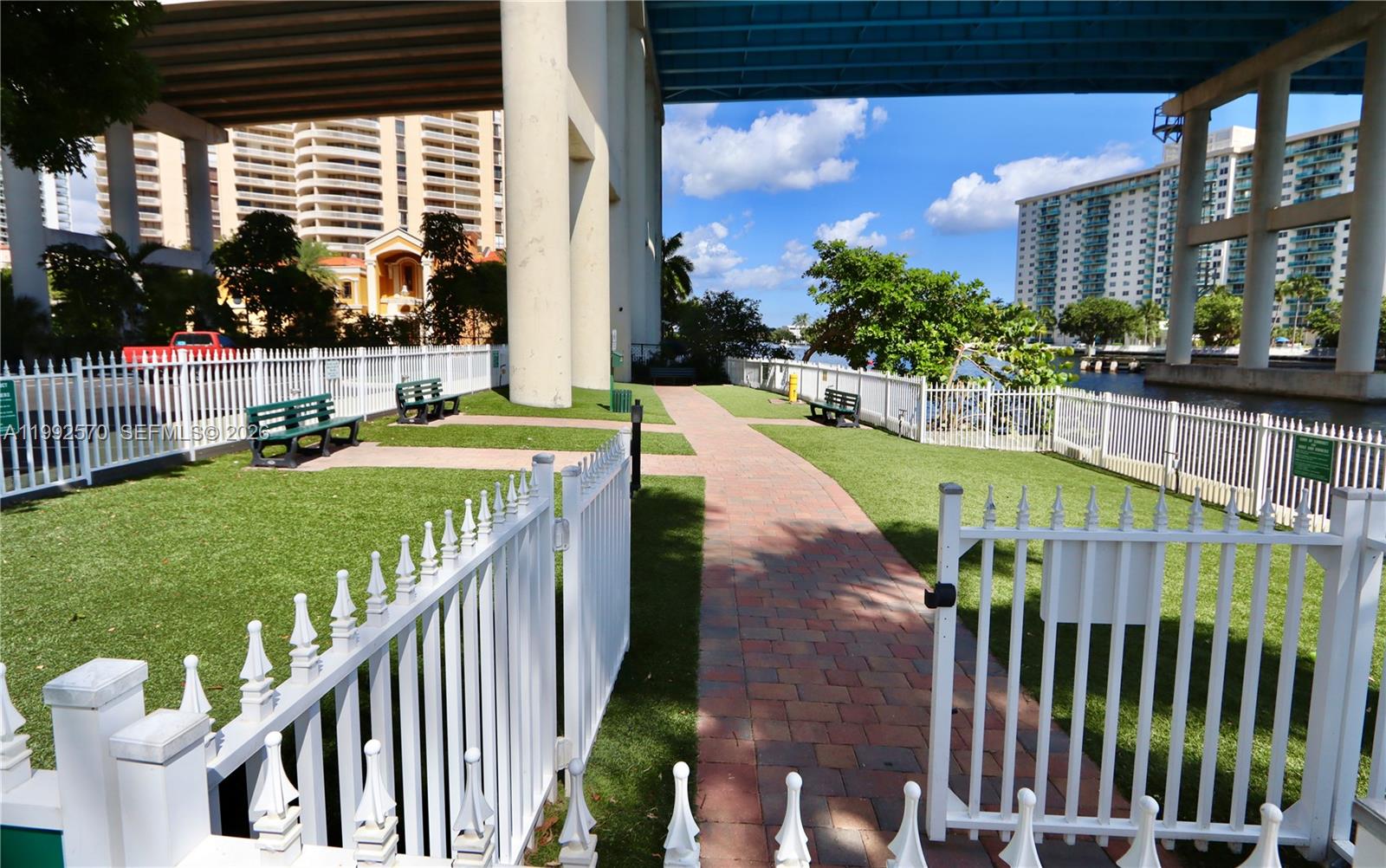 MYSTIC POINTE TOWER 400 C - Residential