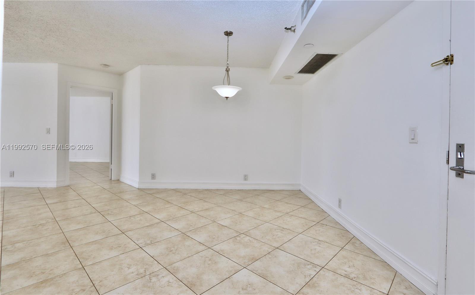 MYSTIC POINTE TOWER 400 C - Residential