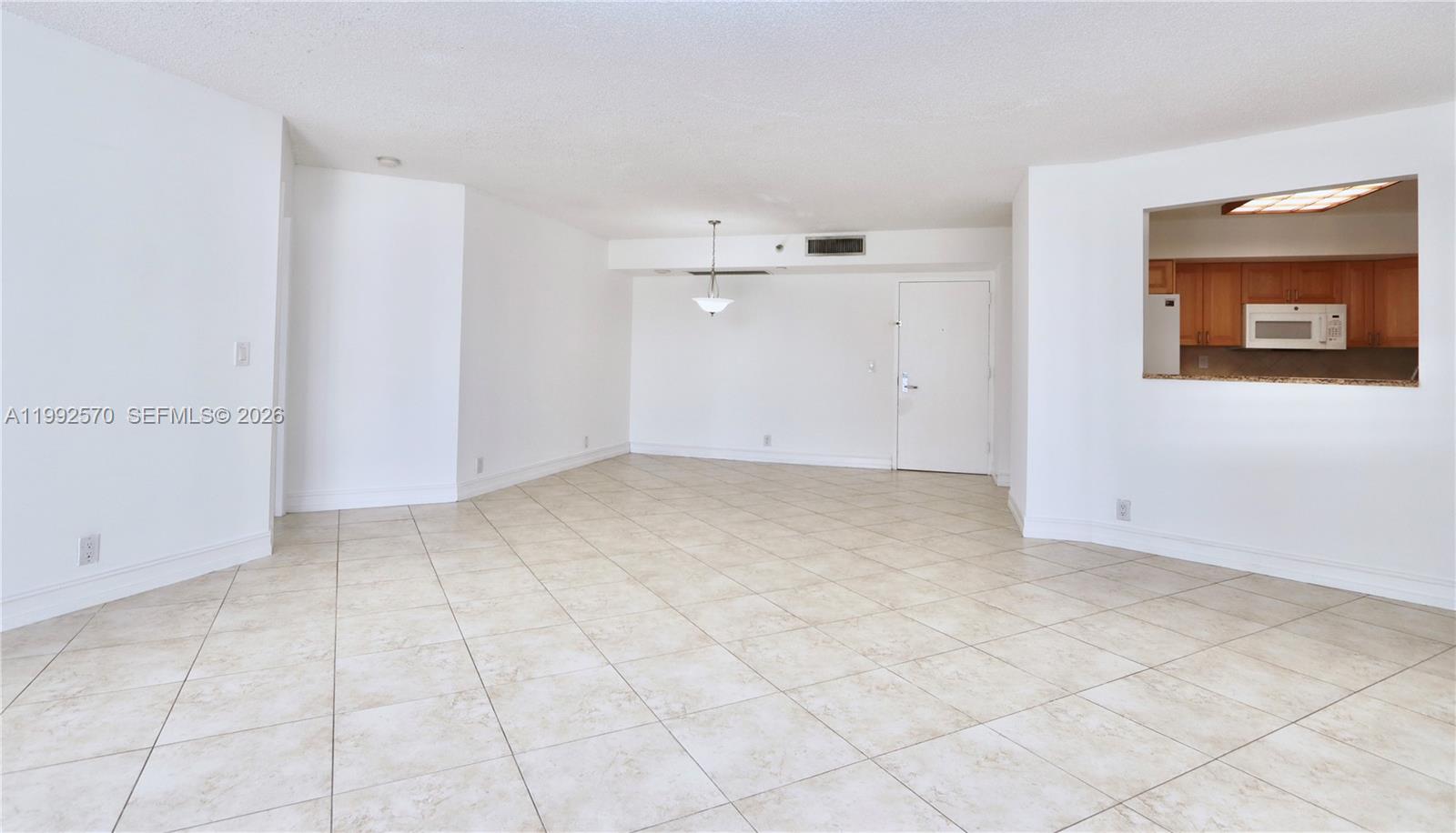 MYSTIC POINTE TOWER 400 C - Residential