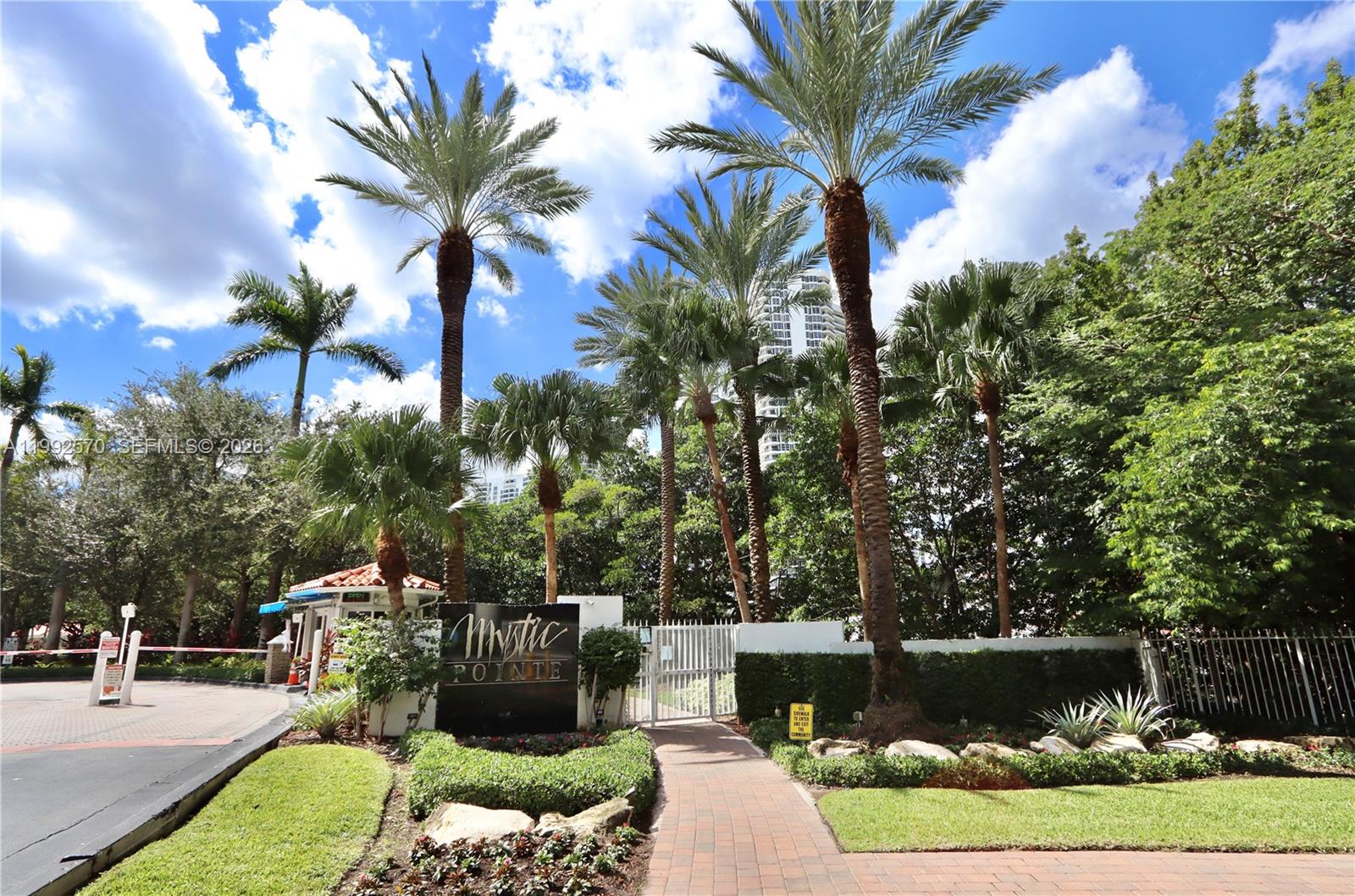 MYSTIC POINTE TOWER 400 C - Residential