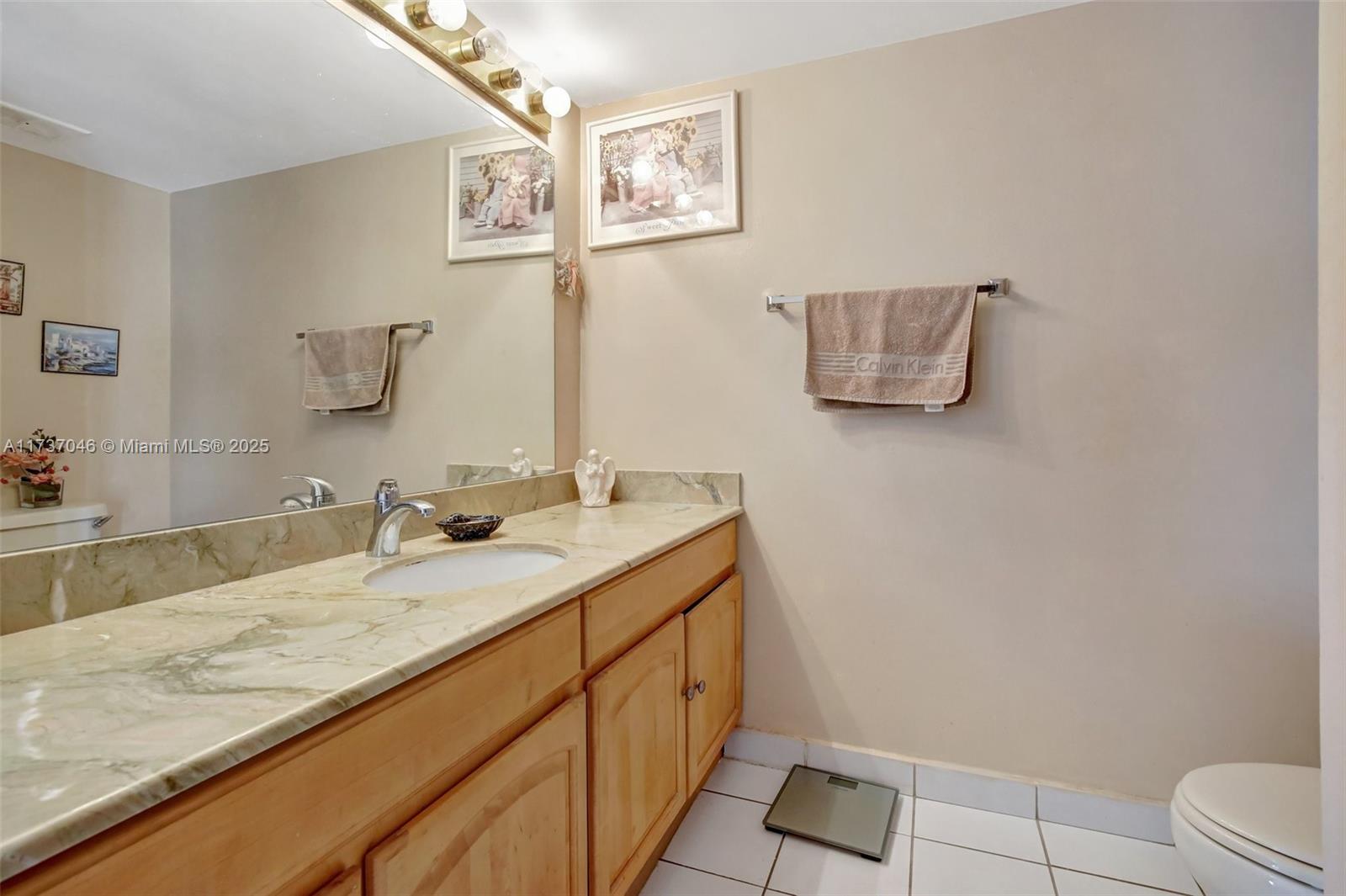 NEWPORT CONDO - Residential