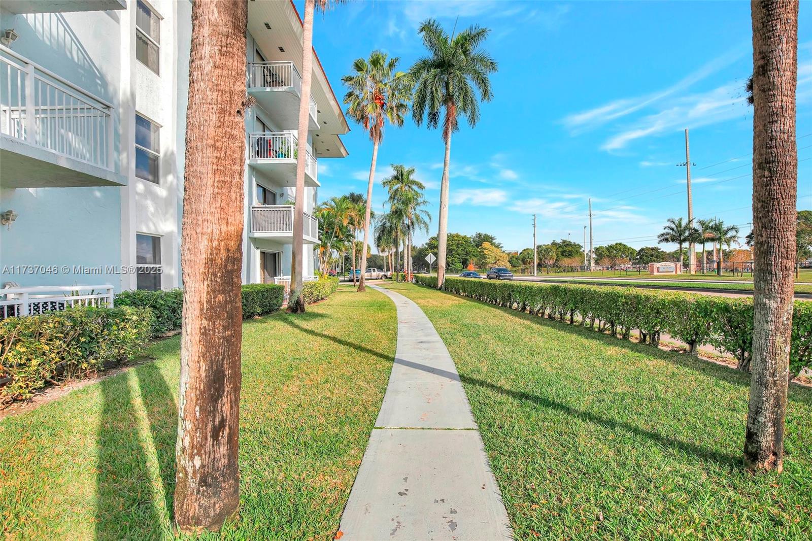 NEWPORT CONDO - Residential
