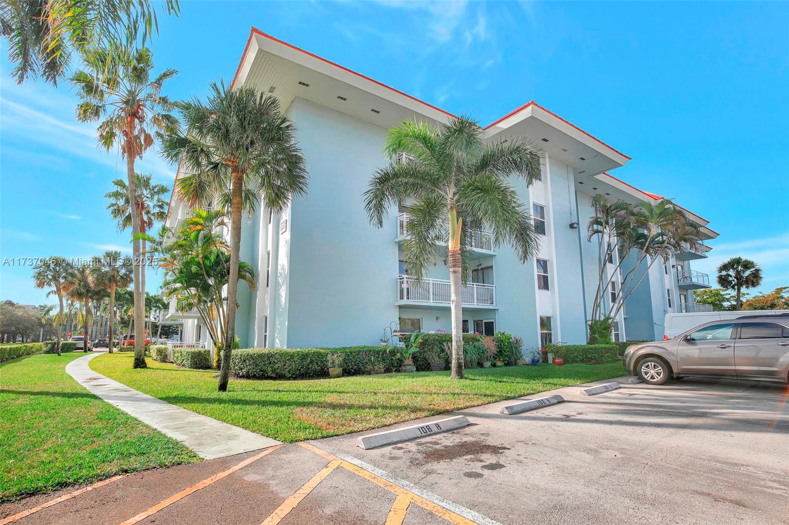 NEWPORT CONDO - Residential