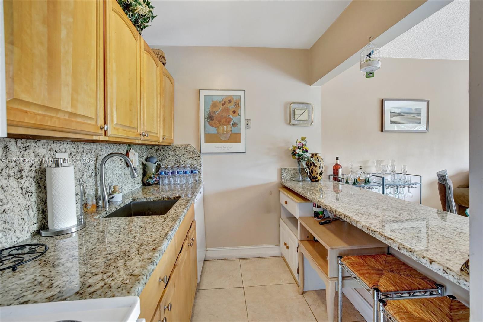 NEWPORT CONDO - Residential