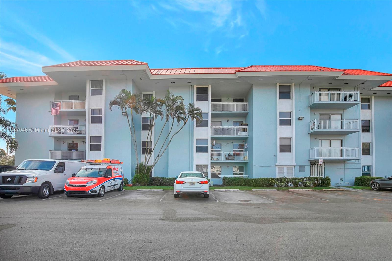 NEWPORT CONDO - Residential