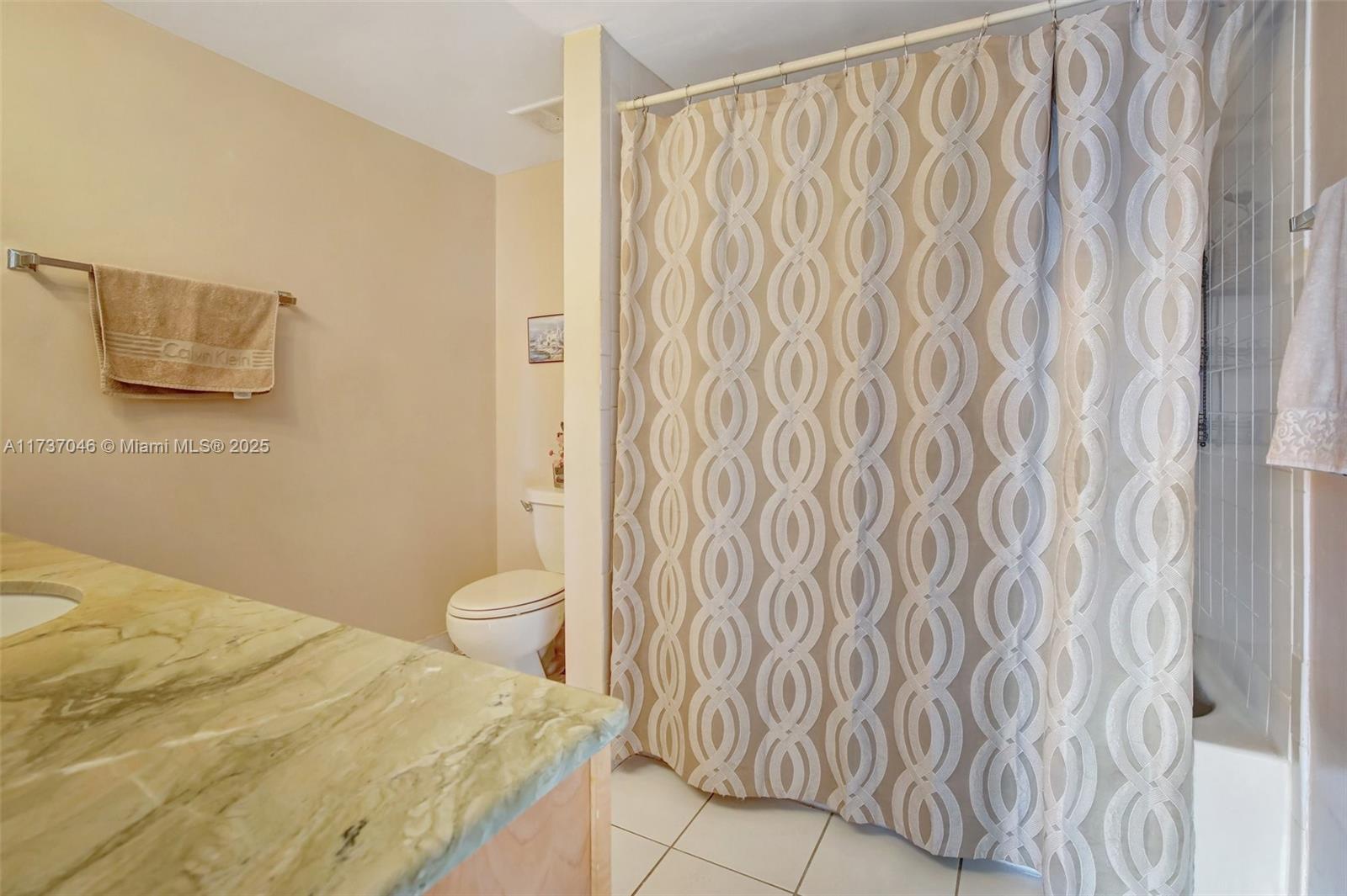 NEWPORT CONDO - Residential