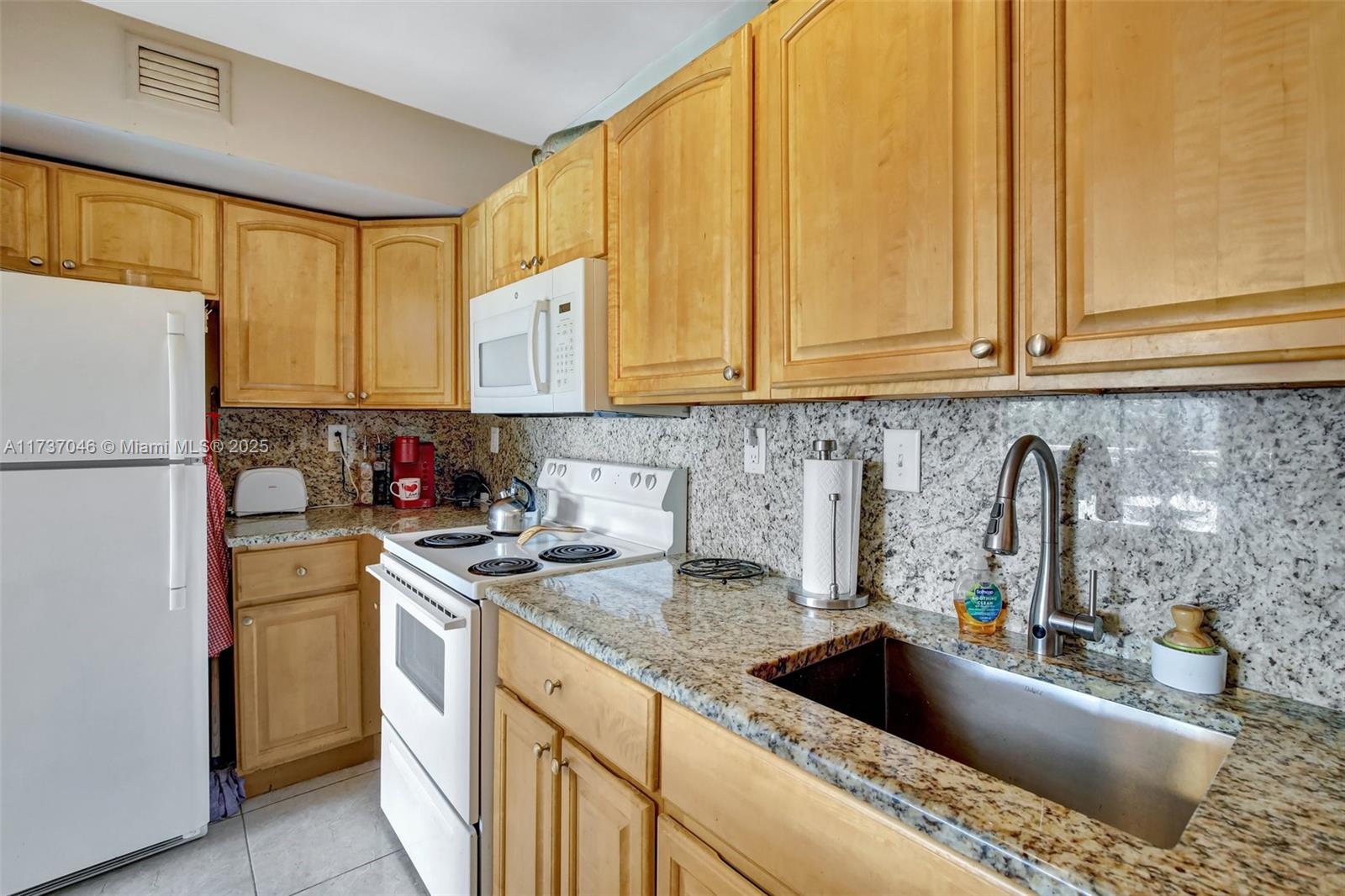 NEWPORT CONDO - Residential