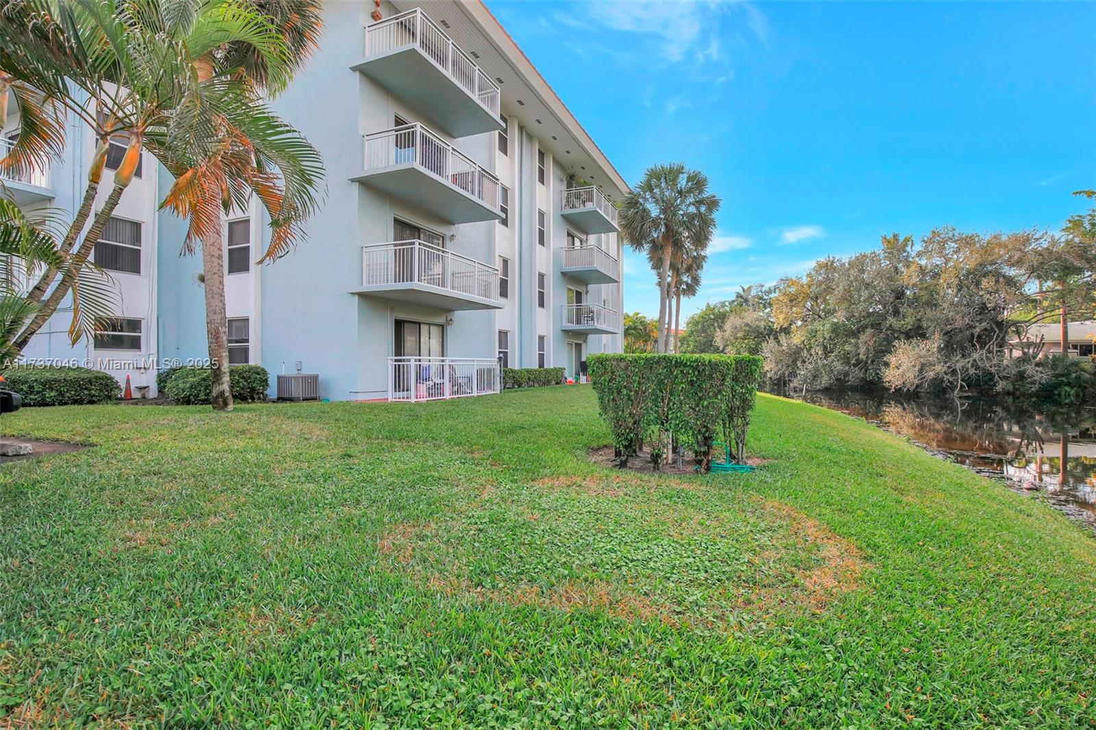 NEWPORT CONDO - Residential