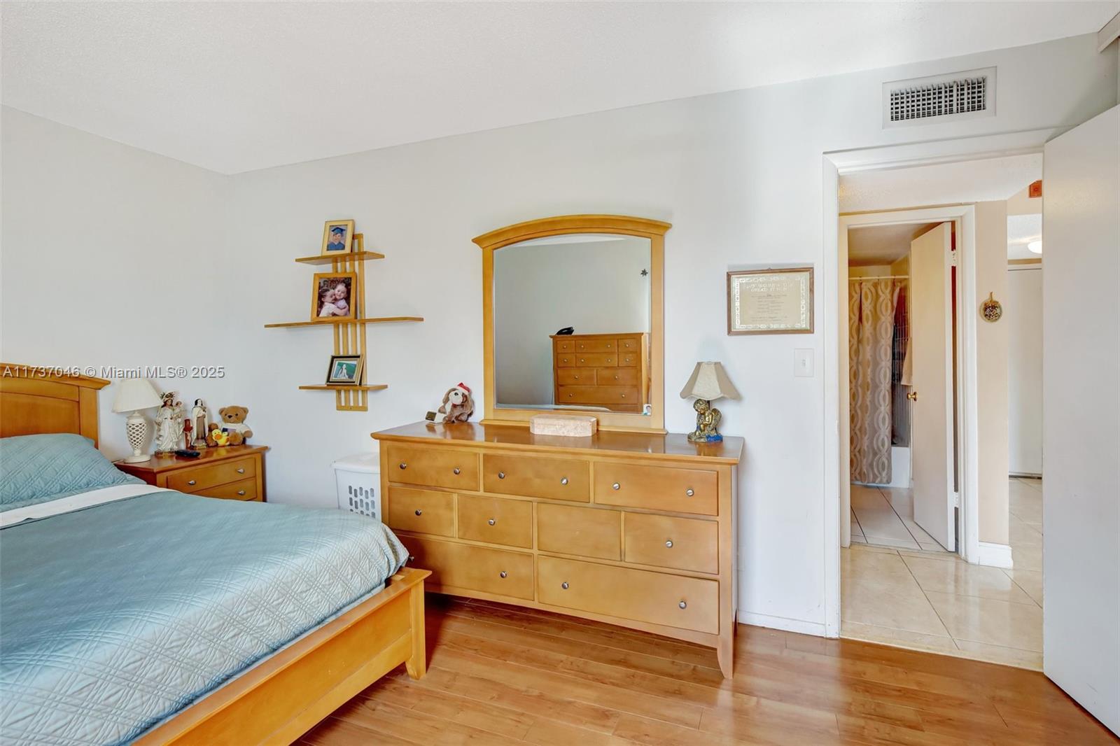 NEWPORT CONDO - Residential