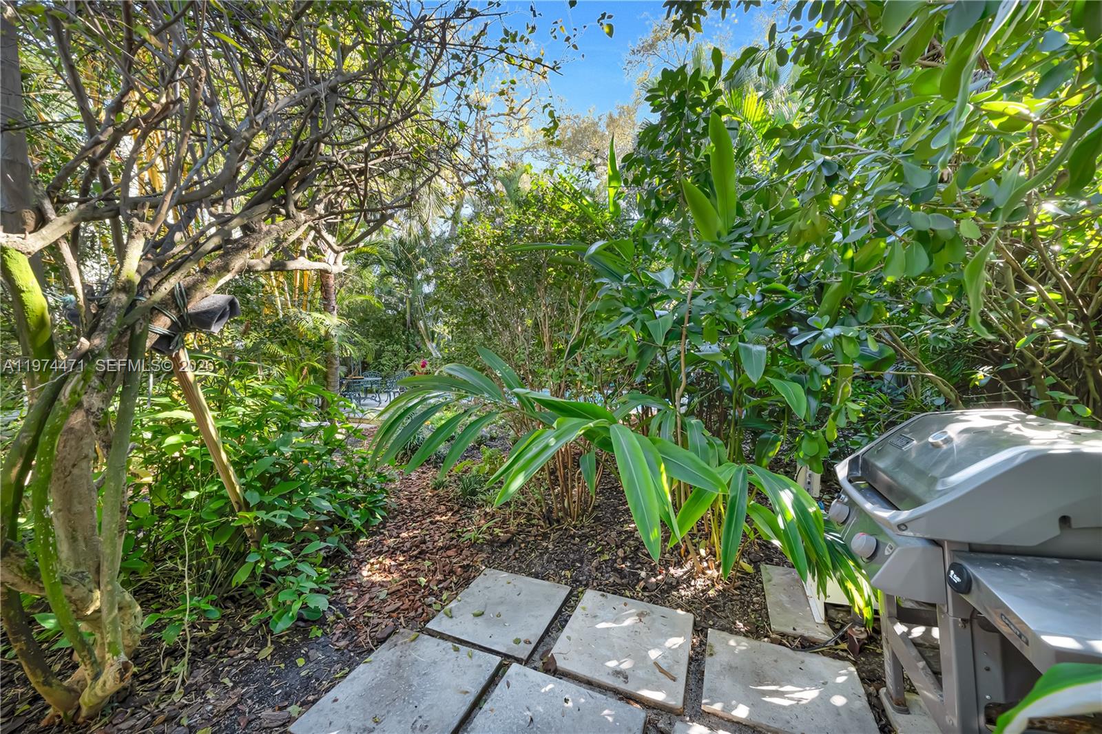 ESPANOLA HEIGHTS - Residential