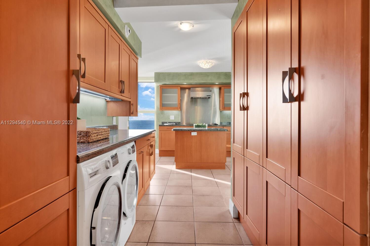 SANDS OF KEY BISCAYNE CON - Residential