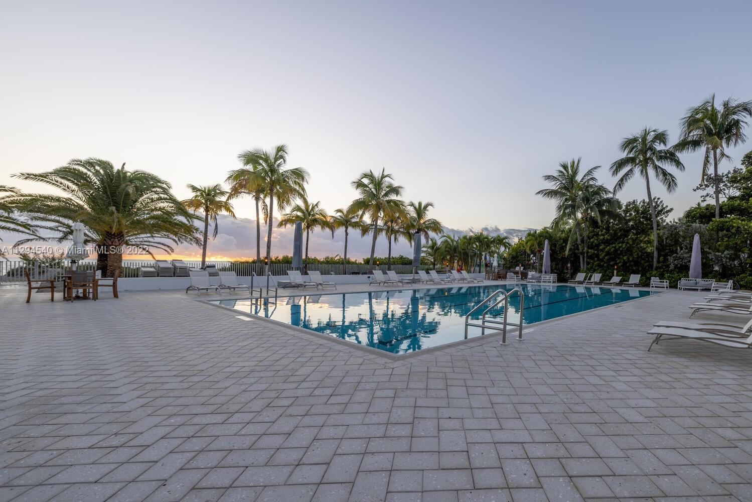 SANDS OF KEY BISCAYNE CON - Residential